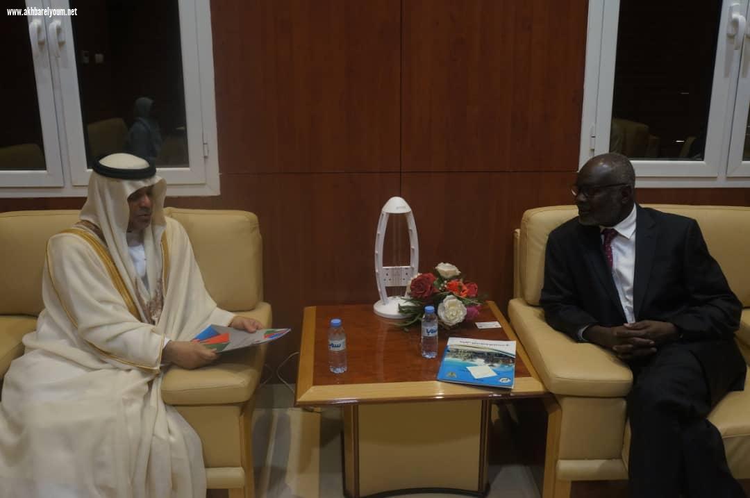  وزير المالية يلتقي بالسفير الإماراتي بالخرطوم