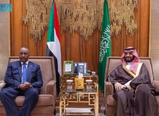 ولي العهد السعودي يلتقي رئيس مجلس السيادة 