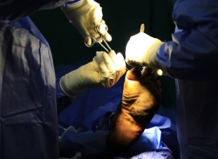  عمليات جراحية لمرضى المايستوما بالسودان بدعم من قطر الخيرية 
